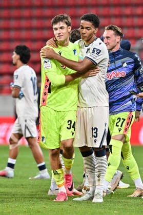 3. Liga; FC Ingolstadt - TSG 1899 Hoffenheim II; 16.09.2026 INGOLSTADT, GERMANY; 16. SEPTEMBER: die Gäste feiern den Sieg in Ingolstadt nach dem Match der 3. Liga zwischen dem FC Ingolstadt und der zweiten Mannschaft der TSG Hoffenheim am 6. Spieltag im Audi Sportpark - Nico BIEDERMANN (TSG Hoffenheim II 34) und Tristan SPRANGER (TSG Hoffeneheim II 13) Copyright: xBEAUTIFULxSPORTS Goldbergx