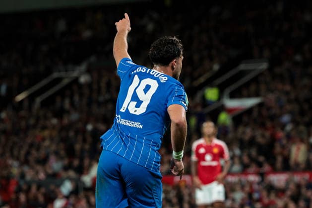 Carabao Cup round 3 Manchester United, ManU v Brighton & Hove Albion Charalampos Kostoulas of Brighton & Hove Albion celebrates his goal to make it 2-1 during the Carabao Cup round 3 match Manchester United vs Brighton & Hove Albion at Old Trafford, Manchester, United Kingdom on 16 September 2026 (Photo by Mark Cosgrove News Images) Manchester Old Trafford Greater Manchester United Kingdom Copyright: xMarkxCosgrove NewsxImagesx