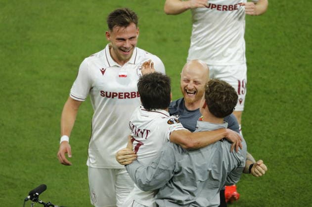 UEFA Europa League - Olympiacos FC vs Jagiellonia BiaÅ‚ystok - Kajetan Szmyt of Jagiellonia BiaÅ‚ystok celebrates after scoring the 0-1 during the UEFA Europa League Phase matchday 1 soccer match between Olympiacos FC and Jagiellonia BiaÅ‚ystok at the Georgios Karaiskakis Stadium in Piraeus, Greece, 16 September 2026. IMAGO ONE INCH PRODUCTIONS PIRAEUS GREECE Copyright: xONExINCHxPRODUCTIONSx 7088943