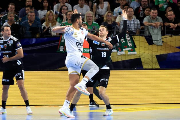 16.09.2026, GER Deutschland, Handball, EHF Champions League, 16.09.2026, Saison 2026 2027, Berlin, Fuechse Berlin vs Veszprem HC Mathias Gidsel ( Fuechse Berlin 19 ), , Ahmed Hesham ( Veszprem 15 ) nordphoto GmbH Engler Berlin Max-Schmeling-Halle Berlin Deutschland Copyright: xNordphotox xEnglerx