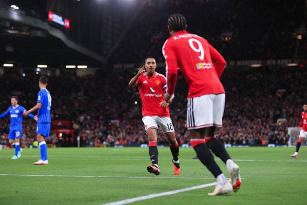 Football - Carabao Cup - 3rd Round - Manchester United, ManU v Tottenham Hotspur 16th September 2026 - Carabao Cup - 3rd Round - Manchester United v Brighton & Hove Albion - Youri Tielemans of Manchester United congratulates Marcus Rashford of Manchester United on his assist for the 2nd goal - Photo: Simon Stacpoole Offside. Manchester UK Copyright: xSimonxStacpoolexOffside