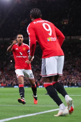 Football - Carabao Cup - 3rd Round - Manchester United, ManU v Tottenham Hotspur 16th September 2026 - Carabao Cup - 3rd Round - Manchester United v Brighton & Hove Albion - Youri Tielemans of Manchester United congratulates Marcus Rashford of Manchester United on his assist for the 2nd goal - Photo: Simon Stacpoole Offside. Manchester UK Copyright: xSimonxStacpoolexOffside