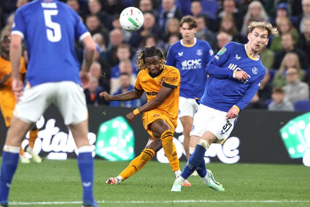 RECORD DATE NOT STATED Tawanda Chirewa of Wolverhampton Wanderers takes a shot on goal during the Carabao Cup round 3 match Everton vs Wolverhampton Wanderers at Hill Dickinson Stadium, Liverpool, United Kingdom on 16 September 2026 (Photo by Alfie Cosgrove News Images) Copyright: xx