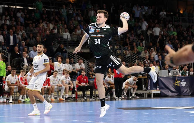 Hakun West av Teigum erzielt ein Tor Spielszene Aktion Handball CL Championsleague Champions League Herren 2. Spieltag Saison 2026 2027 16.09.2026 Füchse Berlin vs. One Veszprem HC in der Max Schmeling Halle