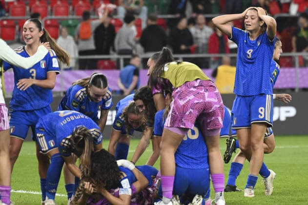 SOCCER - FIFA World Cup, WM, Weltmeisterschaft, Fussball - U-20 Women s - Italy vs. China PR Photo by IPA ABACAPRESS.COM88607366 - The Italian team celebrated after winning the penalty shootout and advancing to the next round of the FIFA U-20 Women s World Cup Round of 16 match between Italy and China PR, held in Sosnowiec, Poland, on September 16, 2026 Sosnowiec Poland  Copyright: xIPAxSport ABACAx