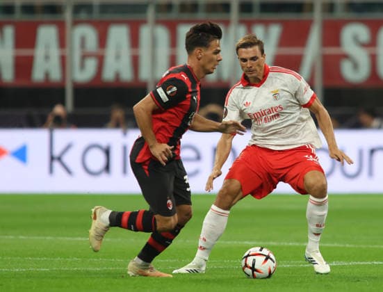 IPA88608912 - Ardon Jashari of AC Milan during the UEFA Europa League match between AC Milan and SL Benfica on September 16, 2026, at the Giuseppe Meazza Stadium, San Siro, Milan, Italy. Photo by Nderim KACELI  Copyright: xNderimxKaceli IPAxSportx xx IPA88608912