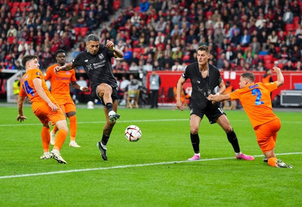 Facundo Medina (Bayer 04 Leverkusen, 2) schiesst den Ball, waehrend Patrik Schick (Bayer 04 Leverkusen, 14) zuschaut. GER, Bayer 04 Leverkusen vs NK Celje, UEFA Europa League, 1. Spieltag, Saison 2026 27, BayArena, Leverkusen, 16.09.2026 DFL REGULATIONS PROHIBIT ANY USE OF PHOTOGRAPHS AS IMAGE SEQUENCES AND OR QUASI-VIDEO Bayer 04 Leverkusen vs Celje, UEFA Europa League, 1. Spieltag, Saison 2026 27, 16.09.2026 Leverkusen Copyright: xEibner-Pressefoto ScottxColemanx EP_SCN