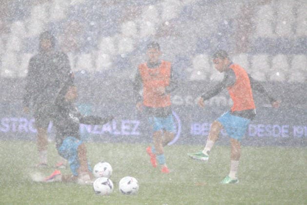 ESP: LaLiga EA Sports UD Levante v Athletic Club Bilbao Match suspended due to weather conditions caused by heavy rain, LaLiga EA Sports, between UD Levante v Athletic Club played at Ciudad de Valencia Stadium in Valencia on September 16, 2026 in Spain; Valencia Spain Futbol Copyright: xAgenciaxLOFx