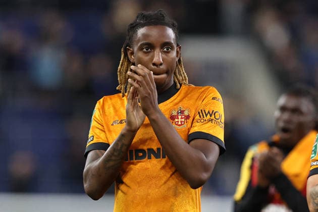 RECORD DATE NOT STATED Tawanda Chirewa of Wolverhampton Wanderers applauds the fans after the game during the Carabao Cup round 3 match Everton vs Wolverhampton Wanderers at Hill Dickinson Stadium, Liverpool, United Kingdom on 16 September 2026 (Photo by Alfie Cosgrove News Images) Copyright: xx