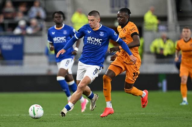 Vitaliy Mykolenko of Everton and Bertrand Traore of Wolverhampton Wanderers Everton v Wolverhampton Wanderers, EFL Carabao Cup, Football, Hill Dickinson Stadium, Liverpool, UK - 16 Sep 2026Liverpool Hill Dickinson Stadium United Kingdom EDITORIAL USE ONLY No use with unauthorised audio, video, data, fixture lists, club league logos or live services. Online in-match use limited to 120 images, no video emulation. No use in betting, games or single club league player publications. Copyright: xAnnaxGowthorpe Shutterstockx 17154425ak