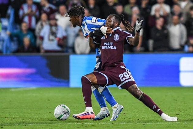 Coventry City v Aston Villa, EFL Carabao Cup, Coventry Building Society Arena, Coventry, UK - 16 September 2026 Aston Villa s Aaron Wan-Bissaka and Coventry City s Yann Gboho challenge for the ball , UK NEWSPAPERS OUT Copyright: xRichardxBowcottx
