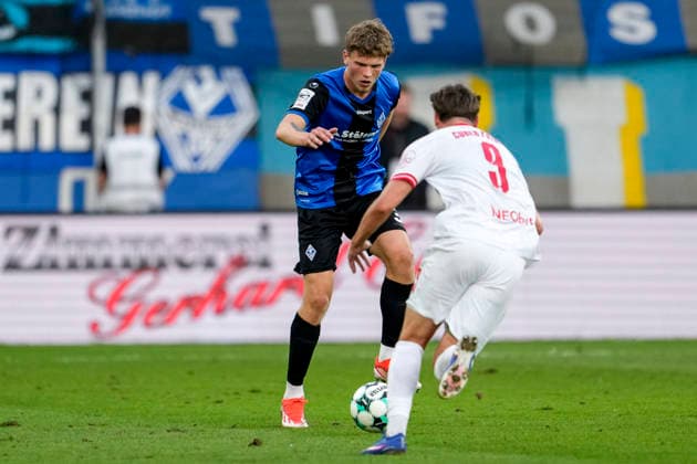 v.li.: Moritz Polte (SV Waldhof, 3), Jaka Cuber Potocnik (Essen, 9), Zweikampf, Spielszene, Duell, duel, tackle, tackling, Dynamik, Action, Aktion, 16.09.2026, Mannheim (Deutschland), Fussball, 3. Liga, SV Waldhof Mannheim - Rot-Weiss Essen, DFB DFL REGULATIONS PROHIBIT ANY USE OF PHOTOGRAPHS AS IMAGE SEQUENCES AND OR QUASI-VIDEO.