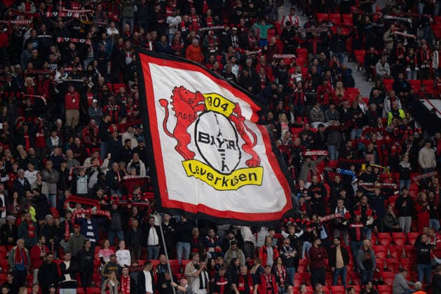 Fans von Bayer Leverkusen, Fahne, Flagge, Bayer 04 Leverkusen vs. NK Celje, Fussball, UEFA Europa League, Gruppenphase, 2026 2027, 16.09.2026 Leverkusen Nordrhein-Westfalen Deutschland