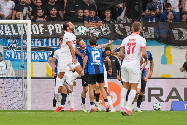 Strafraumszene Fussball: 3. Liga, 6. Spieltag, SV Waldhof Mannheim vs. Rot-Weiss Essen am 16.09.2026 in Mannheim (Carl-Benz-Stadion), Deutschland Mannheim Carl-Benz-Stadion Deutschland Copyright: xFranzxReindelx