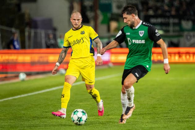 (L-R) Philip Fahrner (1. FC Saarbruecken, 42) im Zweikampf mit Charalambos Makridis (SC Preussen Muenster, 14) GER, SC Preussen Muenster vs. 1. FC Saarbruecken, Fussball, 3. Liga, 6. Spieltag, Spielzeit 2026 2027, 16.09.2026 DFL Regulations prohibit any use of photographers as image sequences and or quasi-video. GER, SC Preussen Muenster vs. 1. FC Saarbruecken, Fussball, 3. Liga, 6. Spieltag, Spielzeit 2026 2027, 16.09.2026 Muenster Copyright: xEibner-Pressefoto JanxRollingerx EP_JSK