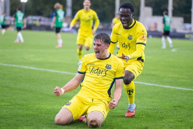 (L-R) Alexander Staff (1. FC Saarbruecken, 29) (Torschuetze) und Kelsey Owusu (1. FC Saarbruecken, 31) jubeln ueber das Tor zum 0:1 GER, SC Preussen Muenster vs. 1. FC Saarbruecken, Fussball, 3. Liga, 6. Spieltag, Spielzeit 2026 2027, 16.09.2026 DFL Regulations prohibit any use of photographers as image sequences and or quasi-video. GER, SC Preussen Muenster vs. 1. FC Saarbruecken, Fussball, 3. Liga, 6. Spieltag, Spielzeit 2026 2027, 16.09.2026 Muenster Copyright: xEibner-Pressefoto JanxRollingerx EP_JSK