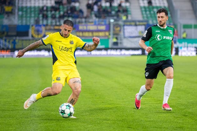 (L-R) Calogero Rizzuto (1. FC Saarbruecken, 07) am Ball, Charalambos Makridis (SC Preussen Muenster, 14) GER, SC Preussen Muenster vs. 1. FC Saarbruecken, Fussball, 3. Liga, 6. Spieltag, Spielzeit 2026 2027, 16.09.2026 DFL Regulations prohibit any use of photographers as image sequences and or quasi-video. GER, SC Preussen Muenster vs. 1. FC Saarbruecken, Fussball, 3. Liga, 6. Spieltag, Spielzeit 2026 2027, 16.09.2026 Muenster Copyright: xEibner-Pressefoto JanxRollingerx EP_JSK