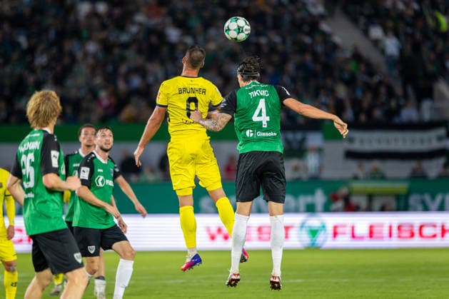 (L-R) Kai Bruenker (1. FC Saarbruecken, 09) im Kopfballduell mit Antonio Tikvic (SC Preussen Muenster, 04) GER, SC Preussen Muenster vs. 1. FC Saarbruecken, Fussball, 3. Liga, 6. Spieltag, Spielzeit 2026 2027, 16.09.2026 DFL Regulations prohibit any use of photographers as image sequences and or quasi-video. GER, SC Preussen Muenster vs. 1. FC Saarbruecken, Fussball, 3. Liga, 6. Spieltag, Spielzeit 2026 2027, 16.09.2026 Muenster Copyright: xEibner-Pressefoto JanxRollingerx EP_JSK