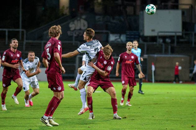 16.09.2026, xsefx, Fußball, SC Fortuna Köln - SV Wehen Wiesbaden, 3.Liga, Südstation, 6. Spieltag, Saison 2026 2027: Kevin Krumme (Fortuna Koeln 02) im Zweikampf gegen Lukas Schleimer (SV Wehen Wiesbaden 07) DFB regulations prohibit any use of photographs as image sequences and or quasi-video. Nordrhein-Westfalen Deutschland
