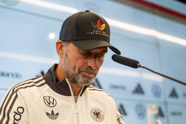 17.09.2026, GER, Nominierungs-Pressekonferenz UEFA Nations League 2026 2027 - mit Bundestrainer Jürgen Klopp Jürgen Klopp (Bundestrainer Chef-Trainer, Deutschland) guckt nach unten Frankfurt DFB-Campus Frankfurt Deutschland Copyright: xnordphotoxGmbHx xChristianxSchulzex