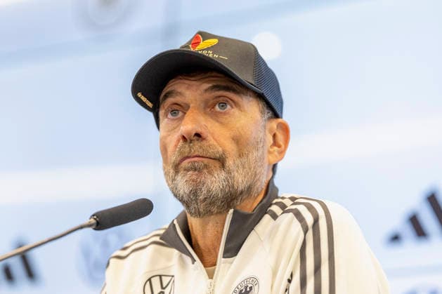 Bundestrainer Jürgen Klopp bei der Nominierungs-Pressekonferenz zur UEFA Nations League 2026 2027 der deutschen Fußball-Nationalmannschaft in Frankfurt am Main, Deutschland, am 17. September 2026. Germany head coach Jürgen Klopp at the squad announcement press conference, PK, Pressekonferenz for the UEFA Nations League 2026 2027 of the German national football team in Frankfurt am Main, Germany, on September 17, 2026. DFB DFL REGULATIONS PROHIBIT ANY USE OF PHOTOGRAPHS AS IMAGE SEQUENCES AND OR QUASI-VIDEO, Copyright: HMBxMedia xHeikoxBecker