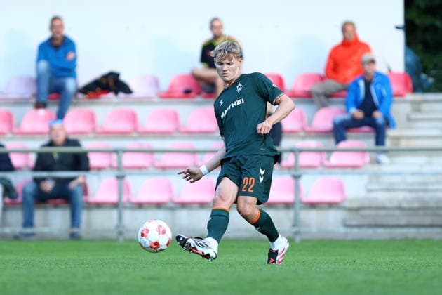 22 Paul Bellmann (SV Werder Bremen U23) Fußball I Herren I Regionalliga Nord I Saison 2026-2027 I 9. Spieltag I Eimsbütteler TV - SV Werder Bremen U23 I 16.09.2026 I Sportpark Hinschenfelde