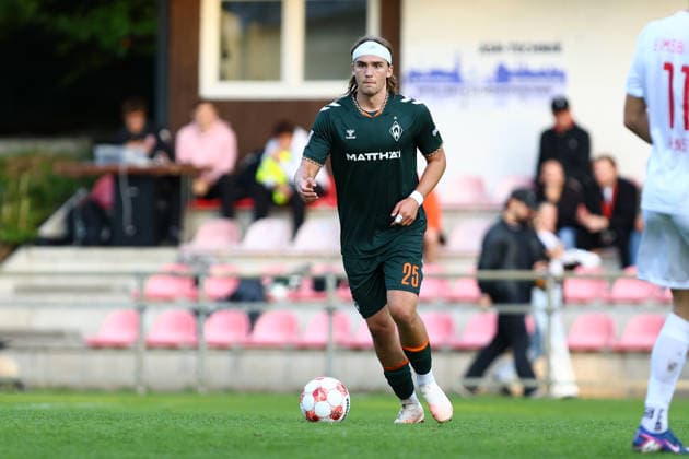 25 Noah Weißbach (SV Werder Bremen U23) Fußball I Herren I Regionalliga Nord I Saison 2026-2027 I 9. Spieltag I Eimsbütteler TV - SV Werder Bremen U23 I 16.09.2026 I Sportpark Hinschenfelde