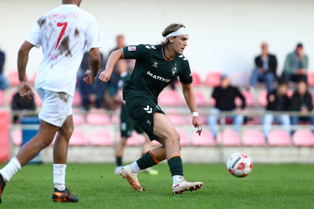 25 Noah Weißbach (SV Werder Bremen U23) Fußball I Herren I Regionalliga Nord I Saison 2026-2027 I 9. Spieltag I Eimsbütteler TV - SV Werder Bremen U23 I 16.09.2026 I Sportpark Hinschenfelde