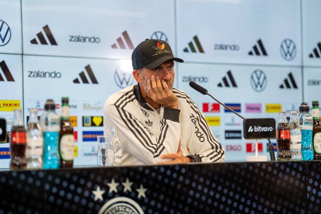 17.09.2026, GER, Nominierungs-Pressekonferenz UEFA Nations League 2026 2027 - mit Bundestrainer Jürgen Klopp Jürgen Klopp (Bundestrainer Chef-Trainer, Deutschland) Hände vor dem Gesicht, genervt, Gestik, Mimik, Emotionen Frankfurt DFB-Campus Frankfurt Deutschland Copyright: xnordphotoxGmbHx xChristianxSchulzex
