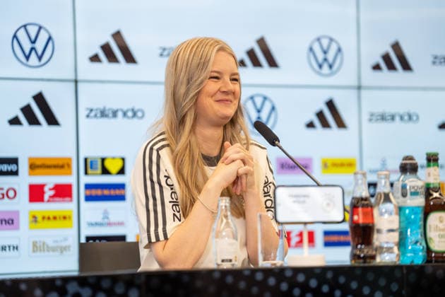 17.09.2026, GER, Nominierungs-Pressekonferenz UEFA Nations League 2026 2027 - mit Bundestrainer Jürgen Klopp Franziska Wülle (Pressesprecherin, Deutschland) Frankfurt DFB-Campus Frankfurt Deutschland Copyright: xnordphotoxGmbHx xChristianxSchulzex