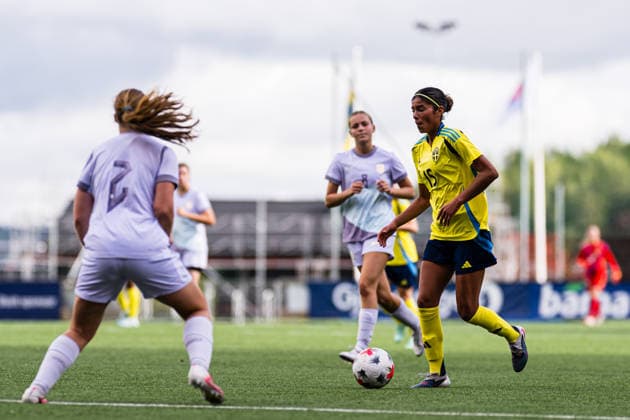 260917 Naima Altamirano Jedroum of Sweden during the under 15 friendly match between Norway and Sweden on September 17, 2026 in Lorenskog. Photo: Marius Simensen BILDBYRAN COP 238 bbeng dam football fotball fotboll norge norway soccer sverige sweden treningskamp Copyright: MARIUSxSIMENSEN BB260917BB205