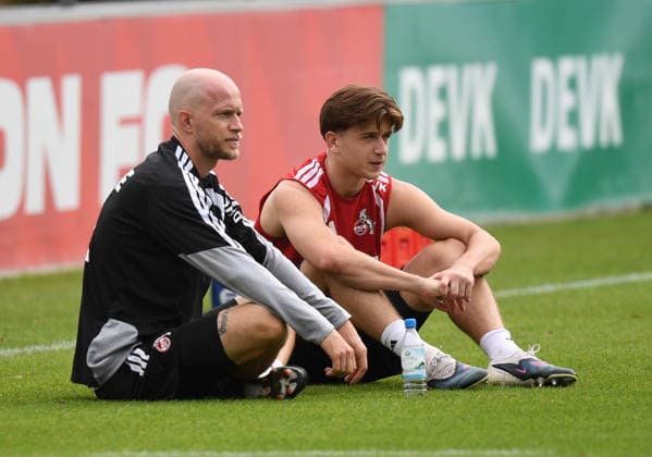 17.09.2026, xophax, Fussball 1.Bundesliga, 1.FC Koeln Training . Trainer Rene Wagner ( 1.FC Köln ) und Mikey Moore , rechts ( 1.FC Köln ) (DFL DFB REGULATIONS PROHIBIT ANY USE OF PHOTOGRAPHS as IMAGE SEQUENCES and or QUASI-VIDEO) Koeln