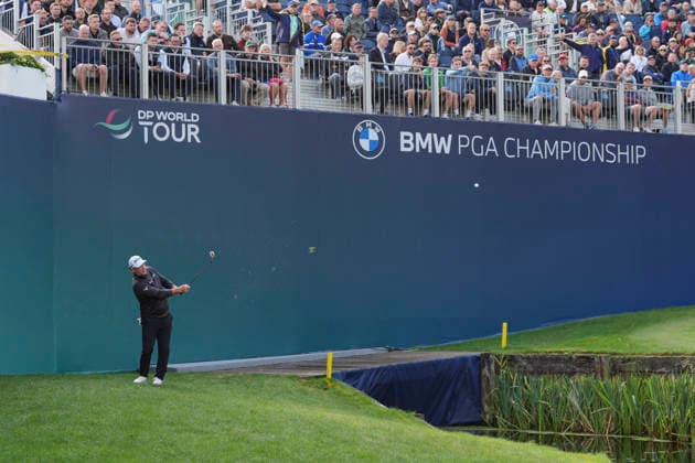 VIRGINIA WATER, ENGLAND - SEPTEMBER 17: Ryan Fox (NZL) chips to the 18th green during Round 1 at the BMW PGA, Golf Herren Championship at Wentworth Golf Club, Virginia Water on September 17, 2026 in Surrey, England The BMW PGA Championship