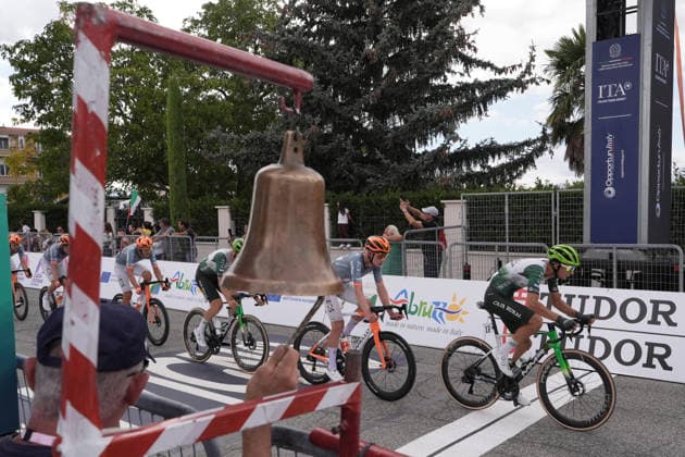 The race Last lap during the Giro d™Abruzzo, stage 3 from Oricola - Piana del Cavaliere to San Benedetto dei Marsi (159 km) - Abruzzo, Italy - Thursday, September 17, 2026. - cycling.  Copyright: xMassimoxPaolone LaPressex