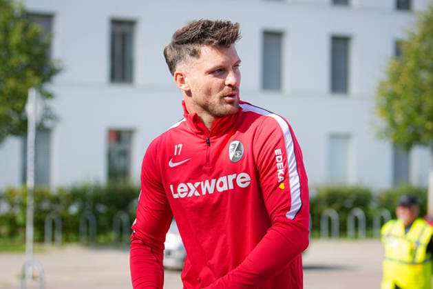Fussball, Bundesliga, Herren, Training SC Freiburg - Europa-Park-Stadion, Europa Park Stadion,: Lukas Kuebler (SC Freiburg, 17) Freiburg Europa Park Stadion Baden-Württemberg Deutschland Copyright: xFINLEYxMÖRCHx