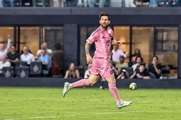 MIAMI, FL - SEPTEMBER 16: Inter Miami CF Forward Lionel Messi (10) looks on during the 2026 Michelob ULTRA Campeones Cup soccer match between Inter Miami CF and Cruz Azul on September 16, 2026 at NU Stadium, Miami, Fla.(Photo by Chris Arjoon Icon Sportswire) SOCCER: SEP 16 Campeones Cup Final Inter Miami CF vs Cruz Azul EDITORIAL USE ONLY Icon2609160000040