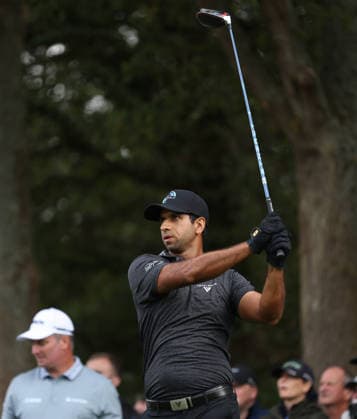 BMW PGA, Golf Herren Championship 2026 - Day One SURREY, ENGLAND, SEPTEMBER 17: Aaron Rai of England tee’s off on the 6th hole with a driver during The DP World Tour BMW PGA Championship Day One at Wentworth Golf Club, Virginia Water, Surrey, England, on September 17. (Photo by Daniel Weir) Surrey Wentworth Golf Course England Copyright: xDanielxWeir SportsxPressxPhotox Sportspressphoto_SPR233389