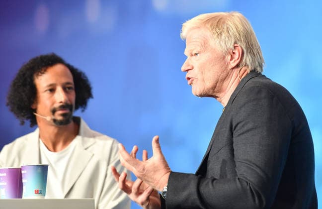 17.09.2026, xhbx, Wirtschaft Messe, fithea - Vortrag Oliver Kahn Beyond Sucess v.l. Torwartlegende Oliver Kahn Offenbach