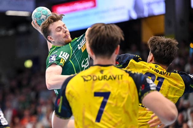 Goeppingen, Deutschland, 17.09.26: Erik Persson (FRISCH AUF! Goeppingen), Robert Timmermeister (Rhein-Neckar Loewen) und Aron Seesing (Rhein-Neckar Loewen) im Zweikampf waehrend des Opel Handball Bundesliga Spiels zwischen FRISCH AUF! Goeppingen vs Rhein-Neckar Loewen in der EWS Arena am 17. September 2026 in Goeppingen, Deutschland. (Foto von Harry Langer DeFodi Images) Goeppingen, Germany, 17.09.26: Erik Persson (FRISCH AUF! Goeppingen), Robert Timmermeister (Rhein-Neckar Loewen) und Aron Seesing (Rhein-Neckar Loewen) battle for the ball during the Opel Handball Bundesliga match between FRISCH AUF! Goeppingen vs Rhein-Neckar Loewen at EWS Arena on September 17, 2026 in Goeppingen, Germany. (Photo by Harry Langer DeFodi Images) (Photo by Harry Langer DeFodi Images) -