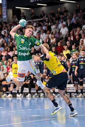 Goeppingen, Deutschland, 17.09.26: Victor Kloeve (FRISCH AUF! Goeppingen) und Edwin Aspenbaeck (Rhein-Neckar Loewen) im Zweikampf waehrend des Opel Handball Bundesliga Spiels zwischen FRISCH AUF! Goeppingen vs Rhein-Neckar Loewen in der EWS Arena am 17. September 2026 in Goeppingen, Deutschland. (Foto von Harry Langer DeFodi Images) Goeppingen, Germany, 17.09.26: Victor Kloeve (FRISCH AUF! Goeppingen) und Edwin Aspenbaeck (Rhein-Neckar Loewen) battle for the ball during the Opel Handball Bundesliga match between FRISCH AUF! Goeppingen vs Rhein-Neckar Loewen at EWS Arena on September 17, 2026 in Goeppingen, Germany. (Photo by Harry Langer DeFodi Images) (Photo by Harry Langer DeFodi Images) -