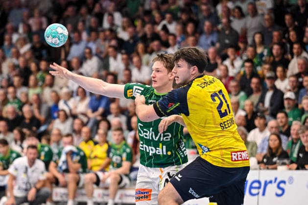 Goeppingen, Deutschland, 17.09.26: Oskar Neudeck (FRISCH AUF! Goeppingen) und Aron Seesing (Rhein-Neckar Loewen) im Zweikampf waehrend des Opel Handball Bundesliga Spiels zwischen FRISCH AUF! Goeppingen vs Rhein-Neckar Loewen in der EWS Arena am 17. September 2026 in Goeppingen, Deutschland. (Foto von Harry Langer DeFodi Images) Goeppingen, Germany, 17.09.26: Oskar Neudeck (FRISCH AUF! Goeppingen) und Aron Seesing (Rhein-Neckar Loewen) battle for the ball during the Opel Handball Bundesliga match between FRISCH AUF! Goeppingen vs Rhein-Neckar Loewen at EWS Arena on September 17, 2026 in Goeppingen, Germany. (Photo by Harry Langer DeFodi Images) (Photo by Harry Langer DeFodi Images) -