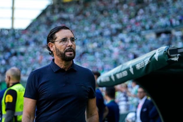 September 17, 2026, Sevilla, Sevilla, Spain: Jose Bordalas, head coach of Getafe CF, looks on during the Spanish league, LaLiga EA Sports, football match played between Real Betis and Getafe CF at La Cartuja stadium on September 17, 2026, in Sevilla, Spain. Sevilla Spain - ZUMAa181 20260917_zaa_a181_024 Copyright: xJoaquinxCorcherox