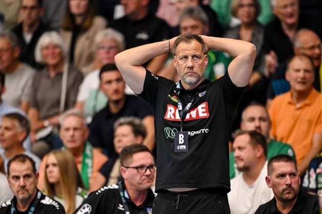 Goeppingen, Deutschland, 17.09.26: Trainer Maik Machulla (Rhein-Neckar Loewen) enttaeusscht waehrend des Opel Handball Bundesliga Spiels zwischen FRISCH AUF! Goeppingen vs Rhein-Neckar Loewen in der EWS Arena am 17. September 2026 in Goeppingen, Deutschland. (Foto von Harry Langer DeFodi Images) Goeppingen, Germany, 17.09.26: Trainer Maik Machulla (Rhein-Neckar Loewen) looks dejected during the Opel Handball Bundesliga match between FRISCH AUF! Goeppingen vs Rhein-Neckar Loewen at EWS Arena on September 17, 2026 in Goeppingen, Germany. (Photo by Harry Langer DeFodi Images) (Photo by Harry Langer DeFodi Images) -