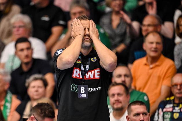 Goeppingen, Deutschland, 17.09.26: Trainer Maik Machulla (Rhein-Neckar Loewen) enttaeusscht waehrend des Opel Handball Bundesliga Spiels zwischen FRISCH AUF! Goeppingen vs Rhein-Neckar Loewen in der EWS Arena am 17. September 2026 in Goeppingen, Deutschland. (Foto von Harry Langer DeFodi Images) Goeppingen, Germany, 17.09.26: Trainer Maik Machulla (Rhein-Neckar Loewen) looks dejected during the Opel Handball Bundesliga match between FRISCH AUF! Goeppingen vs Rhein-Neckar Loewen at EWS Arena on September 17, 2026 in Goeppingen, Germany. (Photo by Harry Langer DeFodi Images) (Photo by Harry Langer DeFodi Images) -