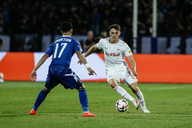 IPA88644681 - Salzburg s Bartosz Mazurek in action during the Europa League match between PFC Levski and FC Red Bull Salzburg at Vasil Levski National Stadium in Sofia, Bulgaria, on September 17, 2026  Copyright: xIvanxSxIvanov IPAxSportx xx IPA88644681