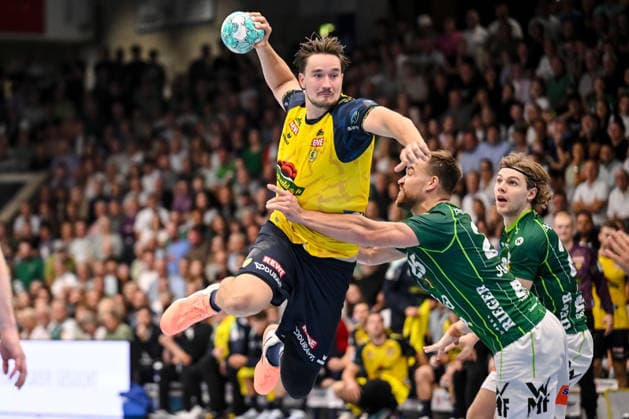 Goeppingen, Deutschland, 17.09.26: Robert Timmermeister (Rhein-Neckar Loewen) und Ludvig Jurmala (FRISCH AUF! Goeppingen) im Zweikampf waehrend des Opel Handball Bundesliga Spiels zwischen FRISCH AUF! Goeppingen vs Rhein-Neckar Loewen in der EWS Arena am 17. September 2026 in Goeppingen, Deutschland. (Foto von Harry Langer DeFodi Images) Goeppingen, Germany, 17.09.26: Robert Timmermeister (Rhein-Neckar Loewen) und Ludvig Jurmala (FRISCH AUF! Goeppingen) battle for the ball during the Opel Handball Bundesliga match between FRISCH AUF! Goeppingen vs Rhein-Neckar Loewen at EWS Arena on September 17, 2026 in Goeppingen, Germany. (Photo by Harry Langer DeFodi Images) (Photo by Harry Langer DeFodi Images) -
