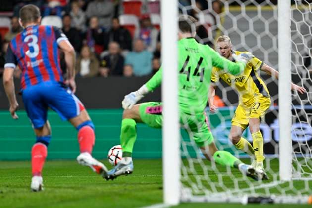 Viktoria Plzen v Royale Union Saint-Gilloise - UEFA Europa League PLZEN, CZECH REPUBLIC - SEPTEMBER 17 : Patris Louis defender of Royale Union Saint-Gilloise during the UEFA Europa League 2026 27 League Phase MD1 match between Viktoria Plzen and Royale Union Saint-Gilloise on September 17, 2026 in Plzen, Czech Republic, 17 09 2026 Plzen Czech Republic  Copyright: xDhax