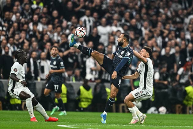 Besiktas v Olympique Marseille - UEFA Europa League ISTANBUL, TURKIYE - SEPTEMBER 17: Salih Ozcan (6) of Besiktas in action against Himad Abdelli (8) of Olympique Marseille during the UEFA Europa League Week 1 match between Besiktas and Olympique Marseille at Tupras Stadium in Istanbul, Turkiye, on September 17, 2026. Hakan Akgun Anadolu Istanbul Turkey. Editorial use only. Please get in touch for any other usage.  Copyright: x2026xAnadoluxHakanxAkgunx