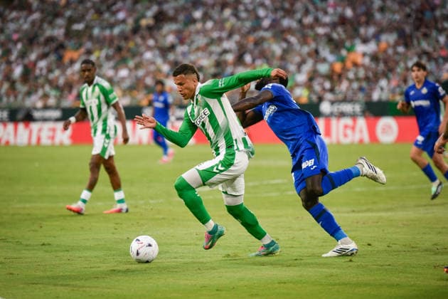 ESP: LaLiga EA Sports Real Betis v Getafe CF Orel Mangala of Getafe CF and Nelson Alexander Deossa Suarez of Real Betis during LaLiga EA Sports match between Real Betis v Getafe CF played at La Cartuja Stadium, Seville on September 17 2026 in Spain Spain Soccer Copyright: xAgenciaxLOFx