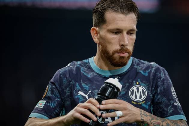 Besiktas JK vs Marseille UEFA Europa League - League Phase MD1 Pierre-Emile Kordt Hojbjerg of Olympique de Marseille drinks water prior to the UEFA Europa League 2026 27 League Phase MD1 match between Besiktas JK and Marseille at Tupras Stadium in Istanbul, Turkey, on September 17, 2026 Istanbul Turkey  Copyright: xBurakxBasturkx